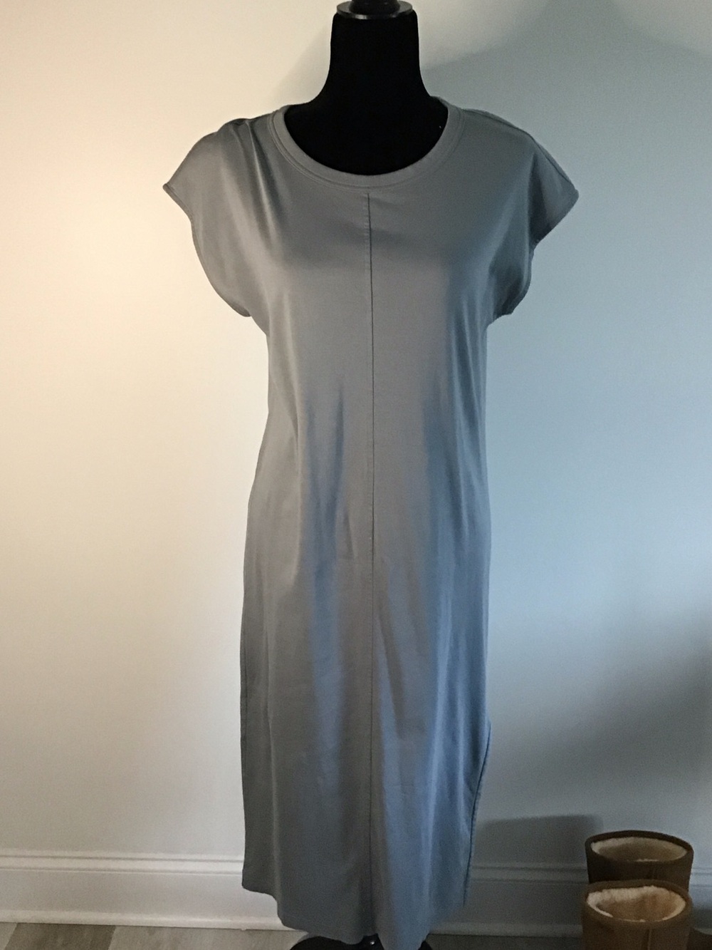 Everlane Short Sleeve Tee in Slate